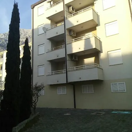 Apartments Leko Baska Voda